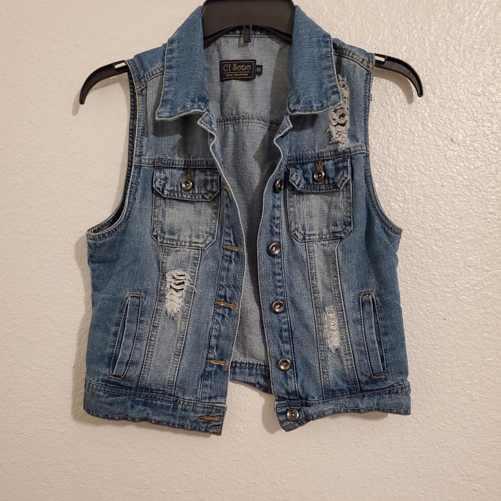 Sleeveless jean jacket